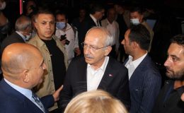 Kemal Kılıçdaroğlu, hastanede tedavi gören kardeşini ziyaret etti