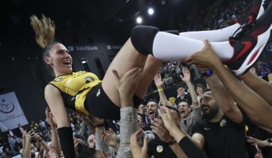 Vakıfbank’ta duygusal veda; Melis Gürkaynak!