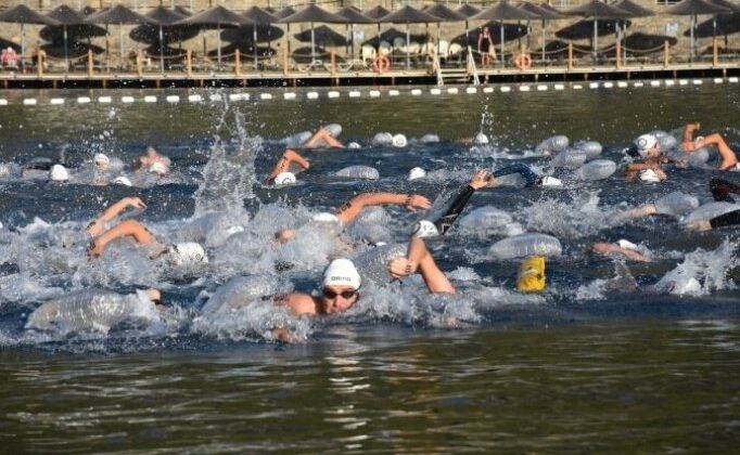 Arena Aquamasters Yüzme Şampiyonası’nda 2. gün tamamlandı!