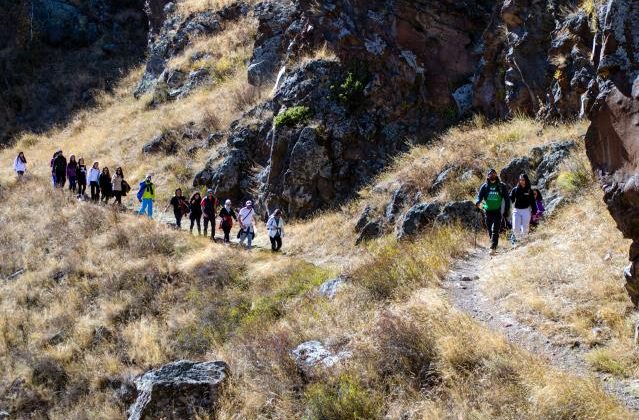 Dağcılar Ardahan’da kanyonun doruğundaki “Şeytan Kalesi”ne yürüdü