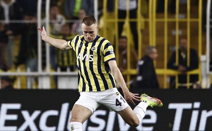 Fenerbahçe’de Szalai’den büyük kusur