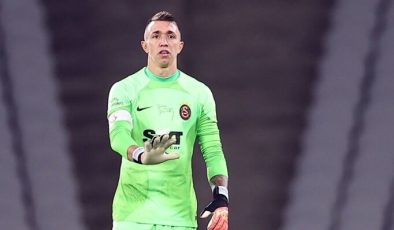 Olimpiyat’ta değişik an: Muslera & Okan Buruk