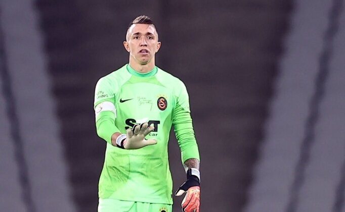 Olimpiyat’ta değişik an: Muslera & Okan Buruk