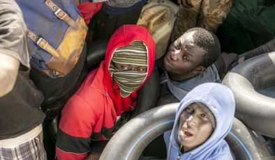 Tunus açıklarında 179 sistemsiz göçmen yakalandı