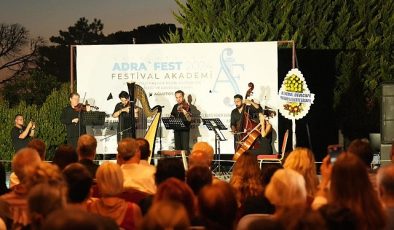 Bu yıl 2.’si düzenlenen Uluslararası ADRA’FEST’te açılış konseri, bugün saat 20.30’da Burhaniye Ören’deki Adramytteion Kazı Evi’nde gerçekleşti